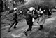 març 86 enfrontaments amb la policia  de dones de treballadors de l'empresa Telanosa, tancada , foto D. Álvarez